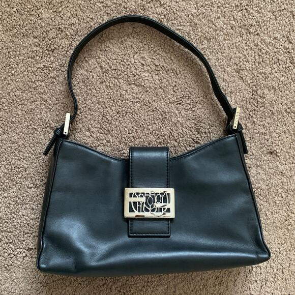 F1027 Fendi baguette leather bag with dust bag - Picture 2 of 8